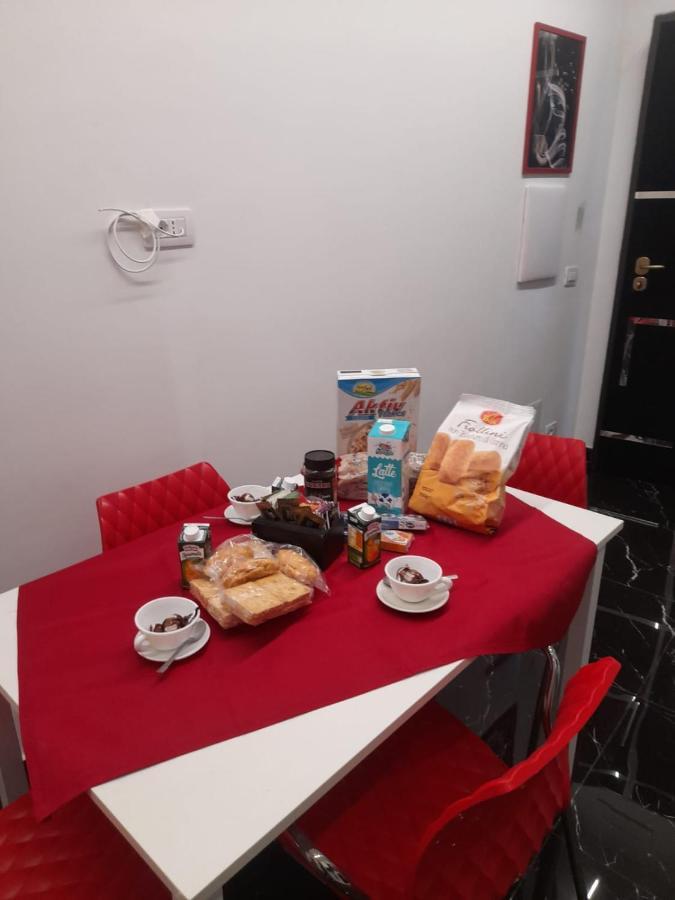 מלון Lux House Naples Airport מראה חיצוני תמונה