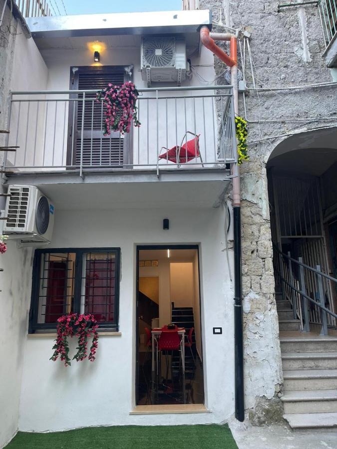 מלון Lux House Naples Airport מראה חיצוני תמונה