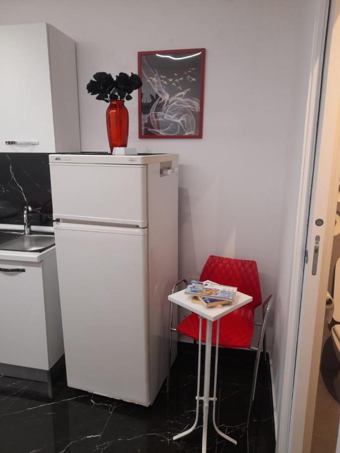 מלון Lux House Naples Airport מראה חיצוני תמונה