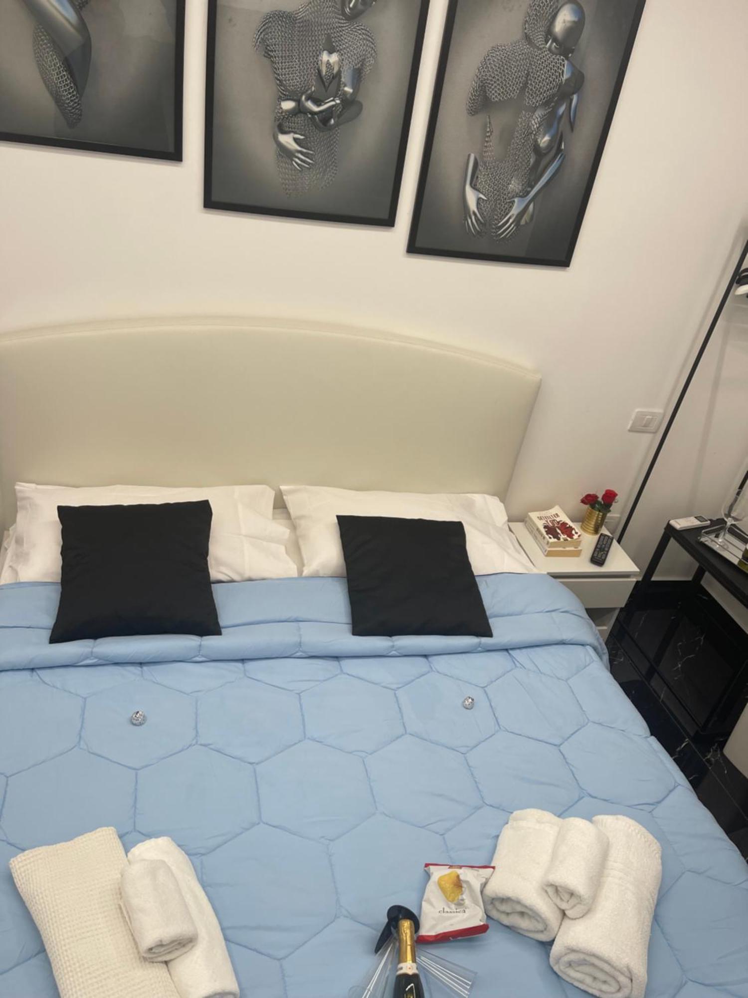מלון Lux House Naples Airport מראה חיצוני תמונה
