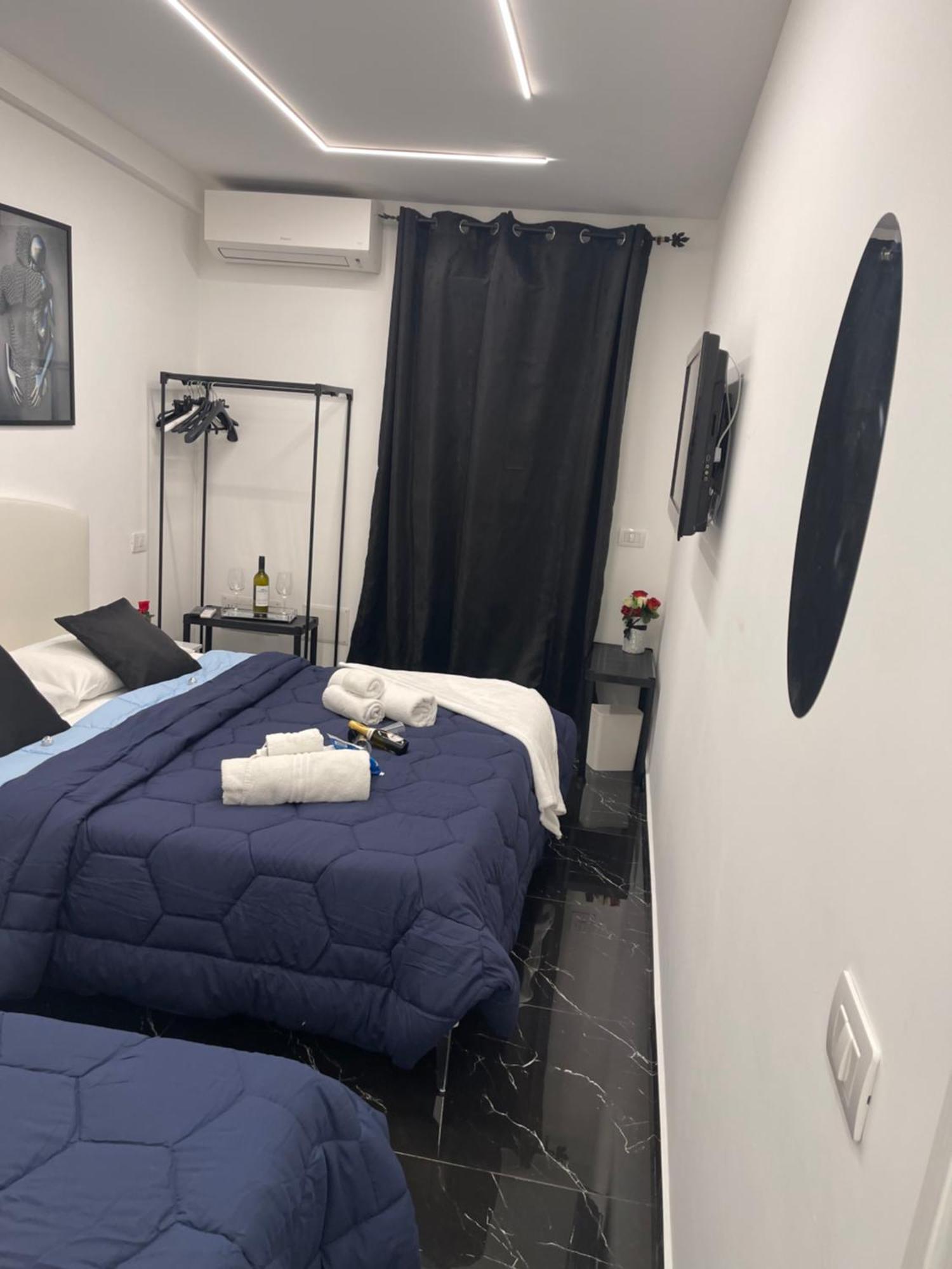 מלון Lux House Naples Airport מראה חיצוני תמונה