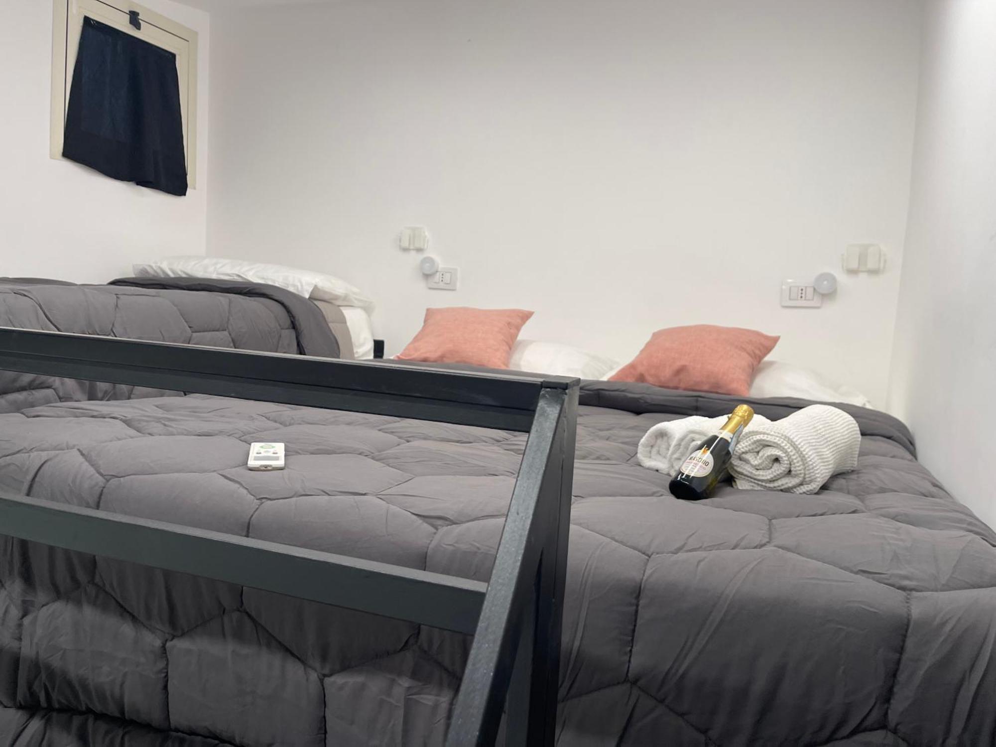מלון Lux House Naples Airport מראה חיצוני תמונה