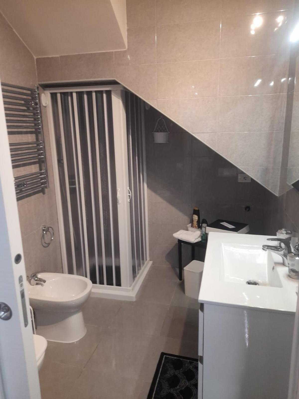 מלון Lux House Naples Airport מראה חיצוני תמונה